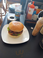 Monta Burger food