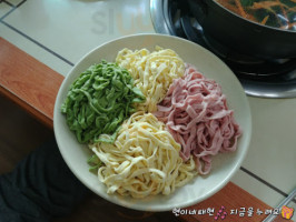 대동버섯손칼국수 food