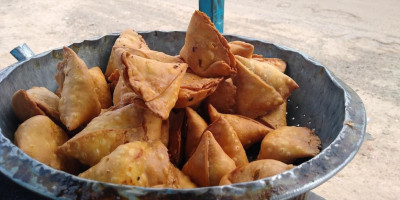 Gulab Chand Lodha Kachori Samosa Centre food