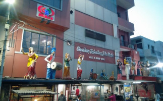 Chaudhary Bishan Dass Ji Da Dhabba inside