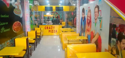 Crazzy Pizza Narnaund outside