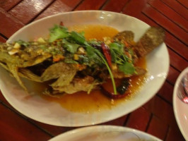 Saladan Seafood inside