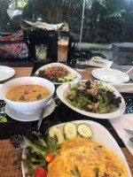 ร้านอาหารกำแพงแก้ว food