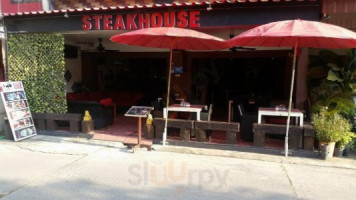 Steakhouse food
