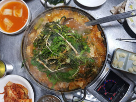 삼화막창 food