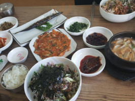 백경회초밥 food