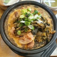 수영감자탕 food