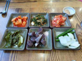 엄나무창평국밥 food