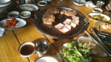 온누리장작구이 과천점 food