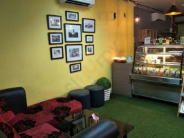 Kru Cup Cafe, Betong inside