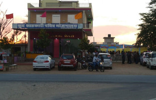 Anjani Palace outside