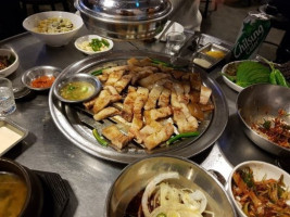 마당쇠껍데기와소금구이 food