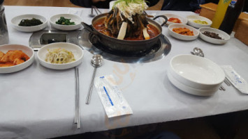 홍가네감자탕뼈해장국 food