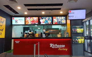 Richeese Factory Dinoyo Mall Malang food