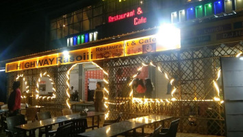Pali's Highway Cafe inside