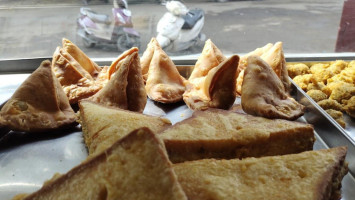 Soyare Pav Vada Center food