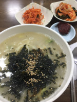 물치손칼국수 food