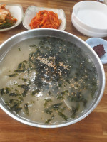 물치손칼국수 food