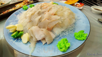 삼천포회집 food