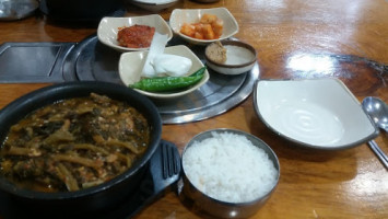 신토불이감자탕 food