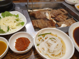 삼원갈비 food