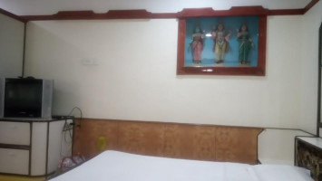 New Tirupur Lodge inside