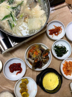 향토해물탕 food