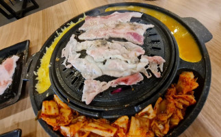 Meat Here Unlimited Korean Bbq Lipa inside