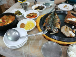 천변밥집 food