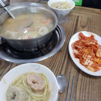 동천해물칼국수 food