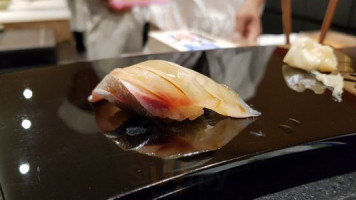 Sushi Kanda inside