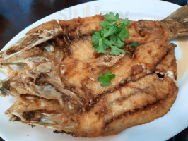 Tanyarath Seafood food
