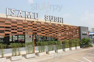 Isamu Sushi outside