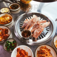 명리동식당 food