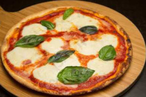 Surrey Hills Handcrafted Pizza And Burger Bar food