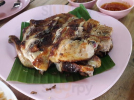 ไก่ย่างโคราช วัดหลักสี่ food