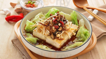 Liáng Jiā Pó Pó Chòu Dòu Fǔ Diàn food