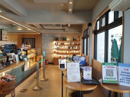 Starbucks Coffee Tǒng Yī Xīng Bā Kè inside