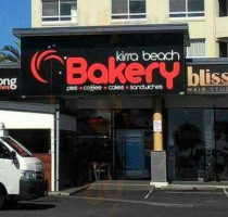 Kirra Beach Bakery outside