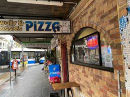 Wally And Ossie's Pizza Campsie food