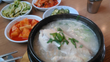 풍년삼계탕 food