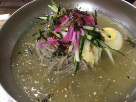 청루봉평메밀막국수전문점 food