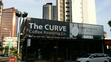 The Curve Coffee Roasting Co. outside