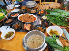 그린우렁쌈밥 food