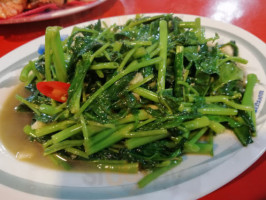 Bāo Mǎn Xiǎo Chī Bù food