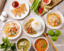 Tài Xiāng Wèi Liào Lǐ Diàn food