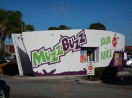 Muzz Buzz outside