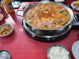 놀부부대찌개 food