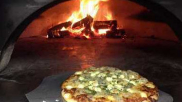 F.R.E.S.H Woodfired Pizza And Pasta food