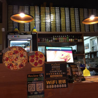 搖滾披薩 Pizza Rock 高雄店 inside
